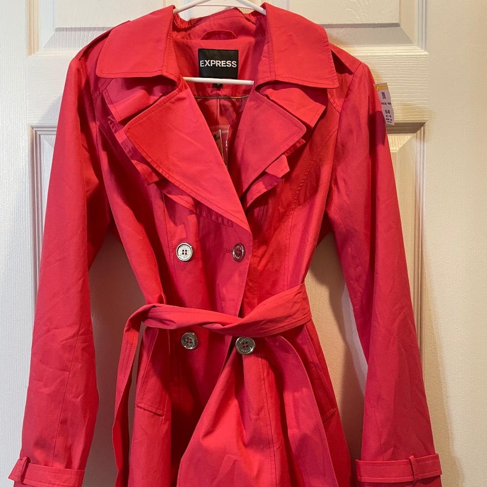 NWT Express short trench coat, coral, size M